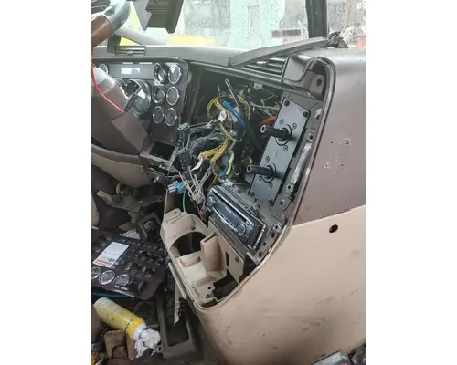 FREIGHTLINER CORONADO 132 Cab Mount