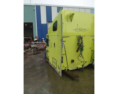 FREIGHTLINER CORONADO 132 Cab Mount
