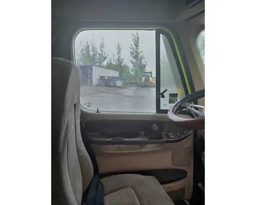 FREIGHTLINER CORONADO 132 Cab Mount
