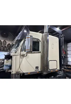 FREIGHTLINER CORONADO 132 Cab