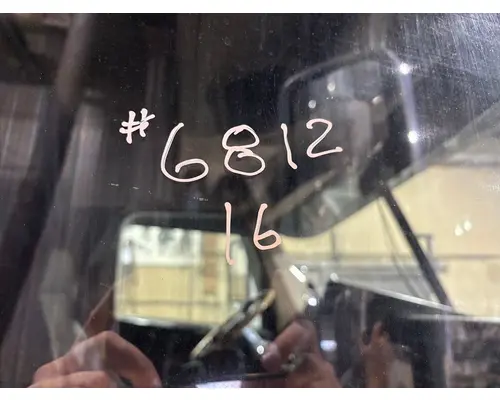 FREIGHTLINER CORONADO 132 Cab