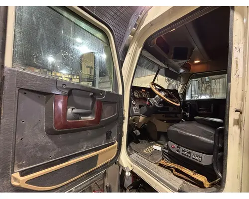 FREIGHTLINER CORONADO 132 Cab