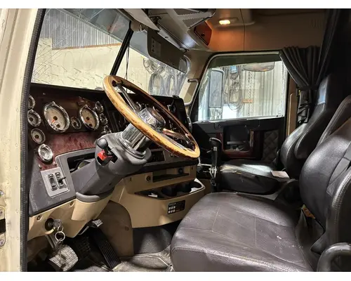 FREIGHTLINER CORONADO 132 Cab