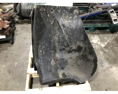 FREIGHTLINER CORONADO 132 Fender