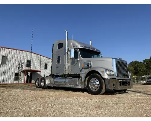 FREIGHTLINER CORONADO 132 Vehicle For Sale