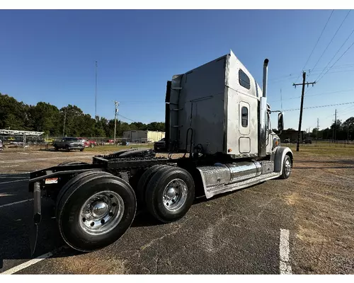 FREIGHTLINER CORONADO 132 Vehicle For Sale