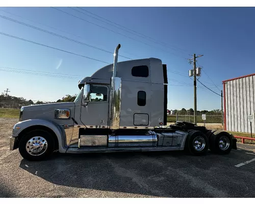 FREIGHTLINER CORONADO 132 Vehicle For Sale