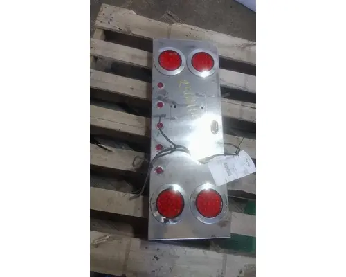 FREIGHTLINER CORONADO STOP TURN TAIL LAMP