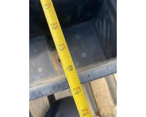 FREIGHTLINER CST 120 Battery Box