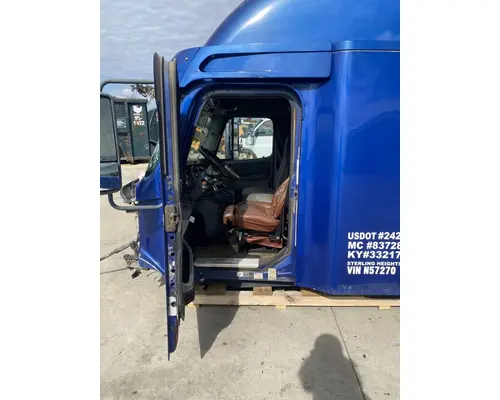 FREIGHTLINER CST 120 Cab