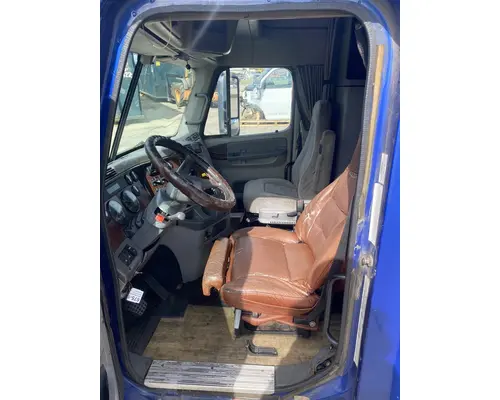 FREIGHTLINER CST 120 Cab