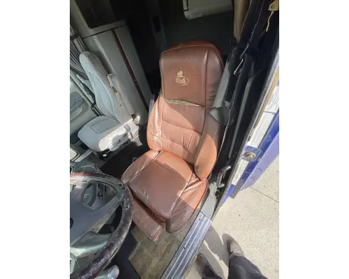 FREIGHTLINER CST 120 Cab
