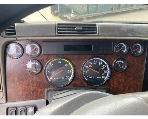 FREIGHTLINER CST 120 Cab
