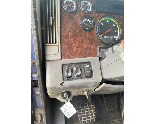 FREIGHTLINER CST 120 Cab