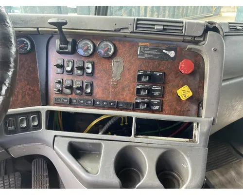 FREIGHTLINER CST 120 Cab