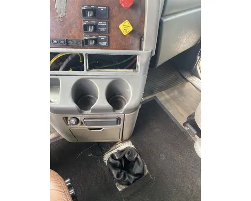 FREIGHTLINER CST 120 Cab