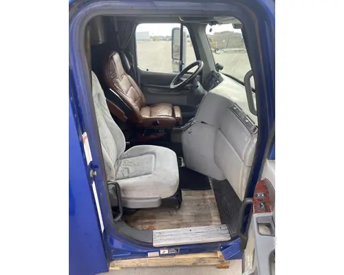 FREIGHTLINER CST 120 Cab