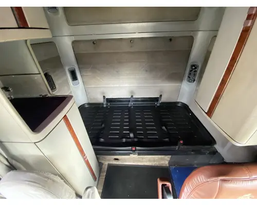 FREIGHTLINER CST 120 Cab