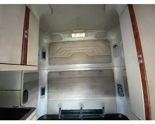 FREIGHTLINER CST 120 Cab