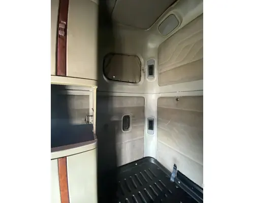 FREIGHTLINER CST 120 Cab
