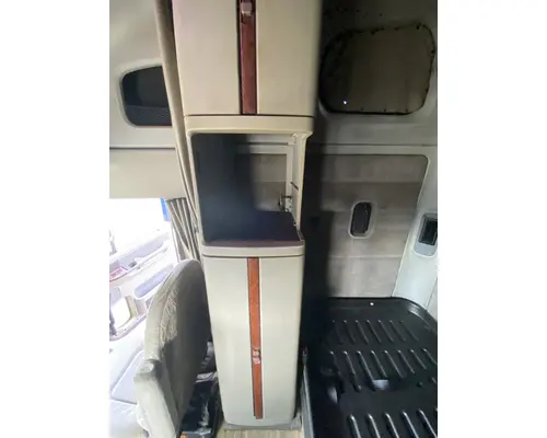 FREIGHTLINER CST 120 Cab