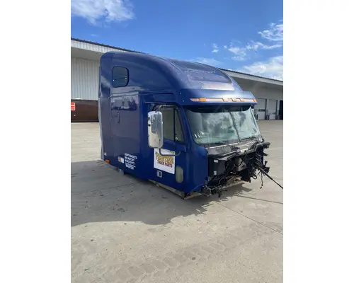 FREIGHTLINER CST 120 Cab
