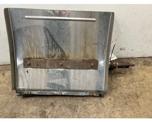 FREIGHTLINER CST 120 Fender Extension