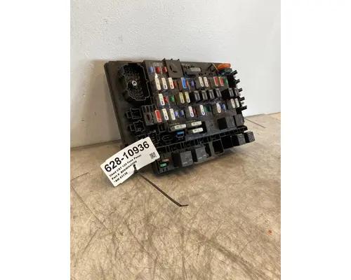 FREIGHTLINER CST 120 Fuse Box