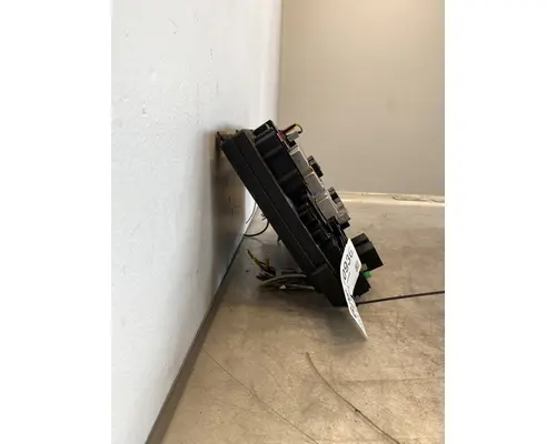 FREIGHTLINER CST 120 Fuse Box