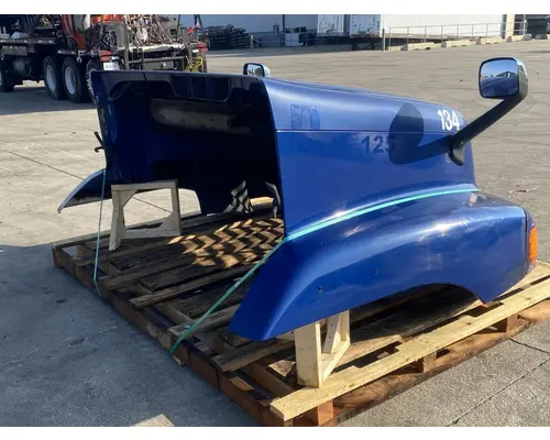 FREIGHTLINER CST 120 Hood