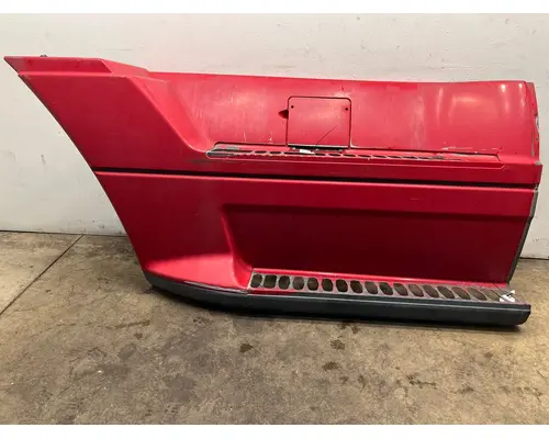 FREIGHTLINER CST 120 Side Fairing