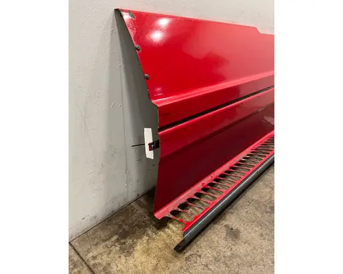 FREIGHTLINER CST 120 Side Fairing