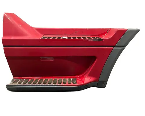 FREIGHTLINER CST 120 Side Fairing