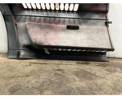FREIGHTLINER CST 120 Side Fairing
