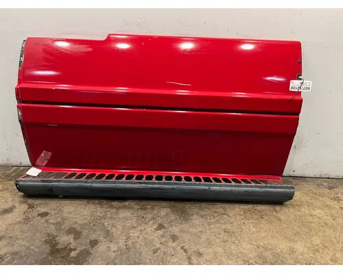 FREIGHTLINER CST 120 Side Fairing