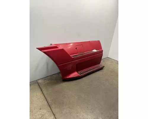 FREIGHTLINER CST 120 Side Fairing