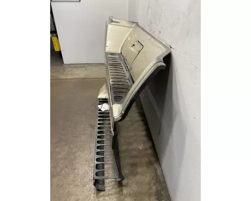 FREIGHTLINER CST 120 Side Fairing