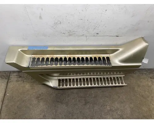 FREIGHTLINER CST 120 Side Fairing