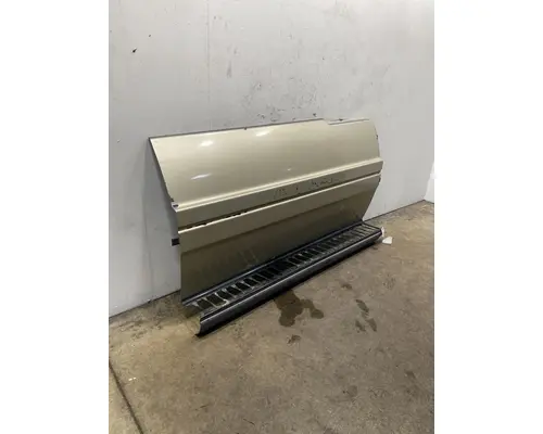 FREIGHTLINER CST 120 Side Fairing