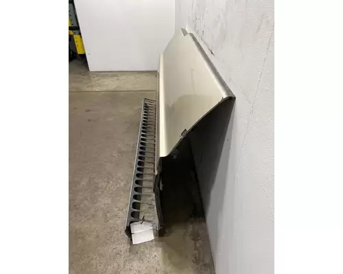 FREIGHTLINER CST 120 Side Fairing