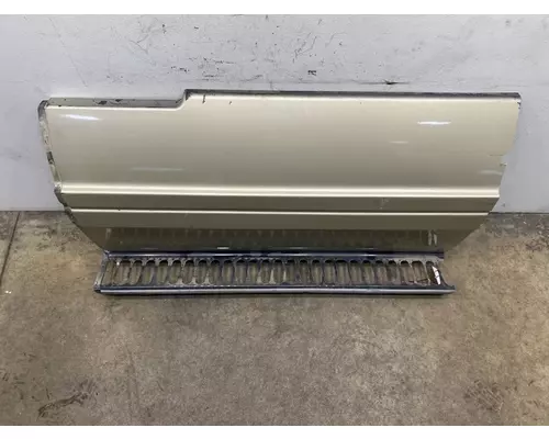 FREIGHTLINER CST 120 Side Fairing