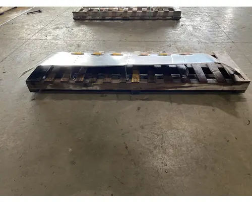 FREIGHTLINER CST 120 Sun Visor (External)