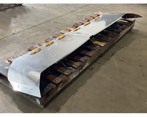 FREIGHTLINER CST 120 Sun Visor (External)