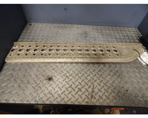 FREIGHTLINER CST120 CENTURY Step