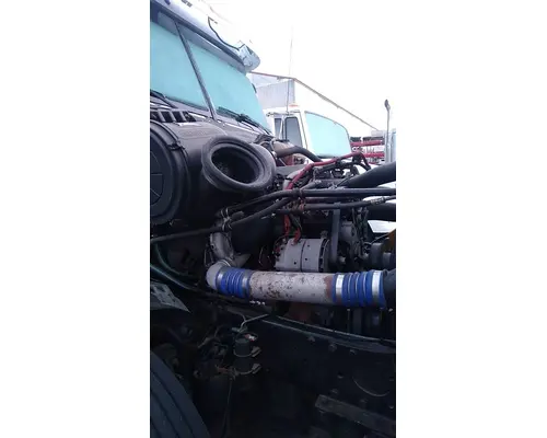 FREIGHTLINER CST120 Complete Vehicle