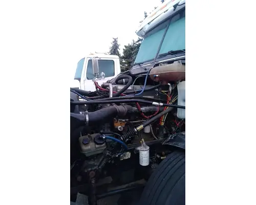 FREIGHTLINER CST120 Complete Vehicle