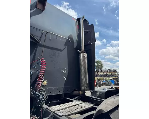 FREIGHTLINER CST120 Muffler Shield