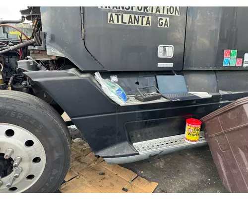 FREIGHTLINER CST120 Skirt