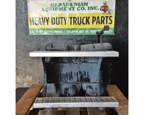 FREIGHTLINER Cascadia 113 Battery BoxTray
