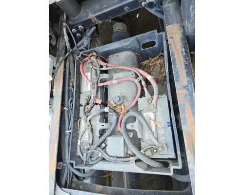 FREIGHTLINER Cascadia 113 Battery Boxes